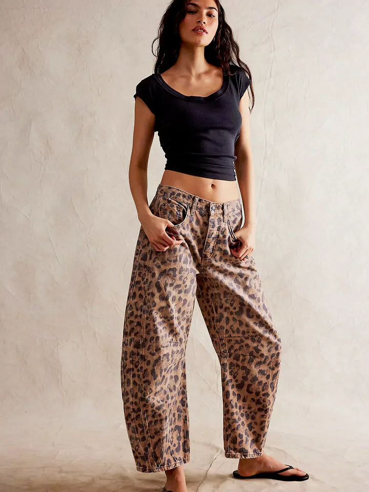 Jeans larghi con stampa leopardo