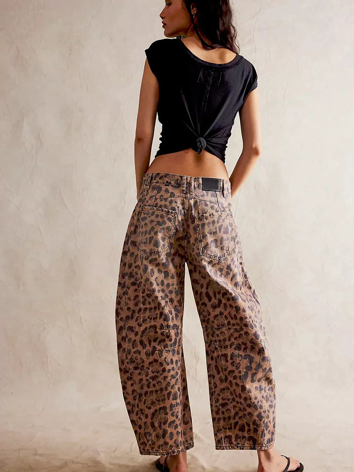 Jeans larghi con stampa leopardo