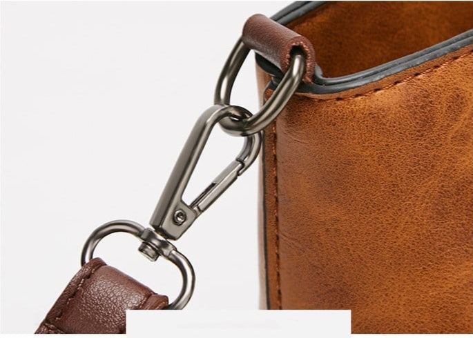 Borsa a tracolla in pelle Britney