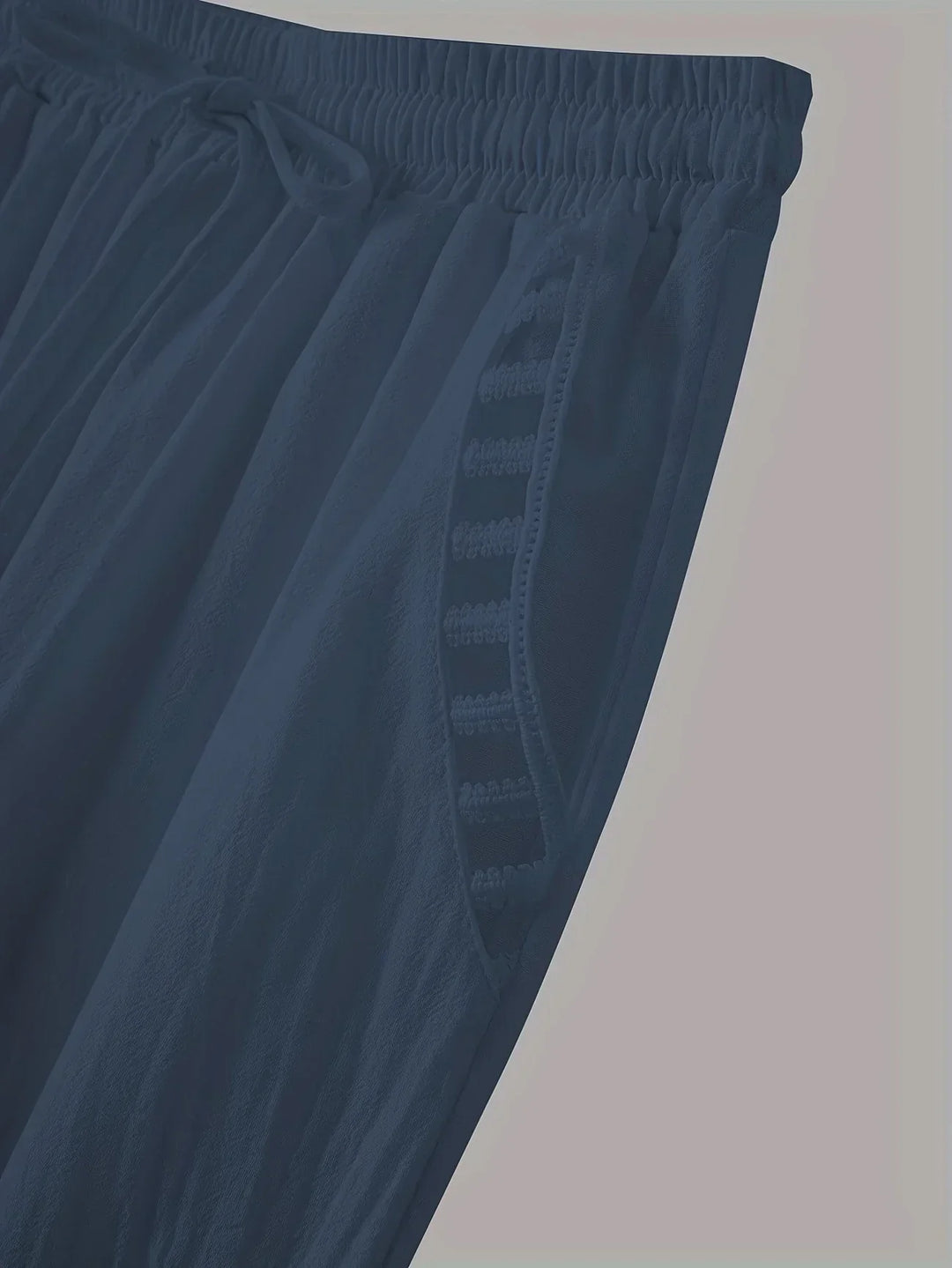 Pantaloni cropped Tracey con finiture a contrasto