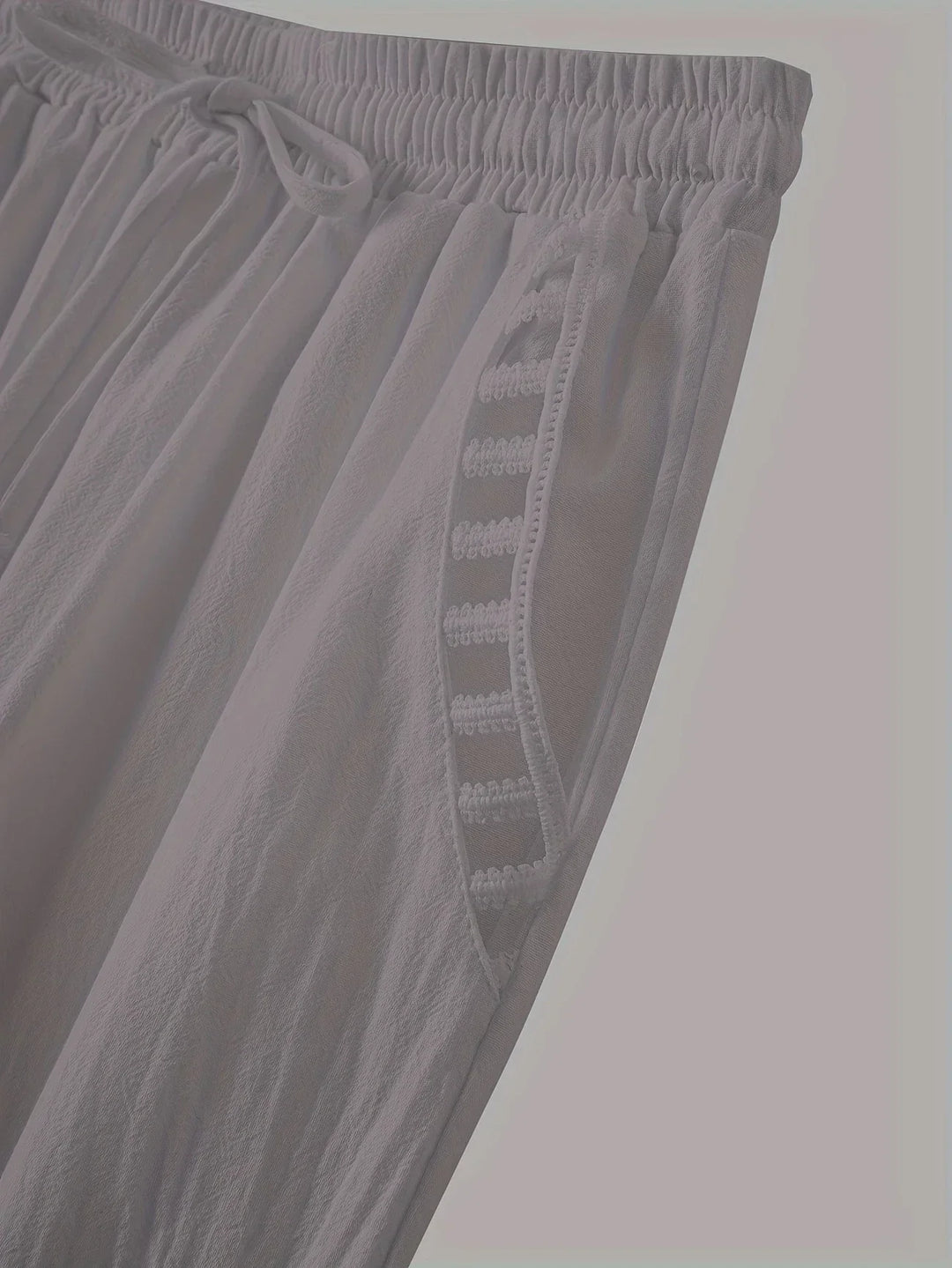 Pantaloni cropped Tracey con finiture a contrasto